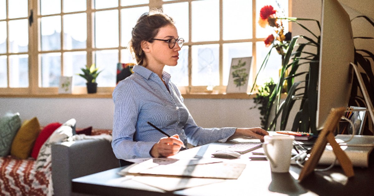 5 ways to improve your home office environment & desk set up MPL